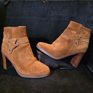 Via Spiga Tan Suede Ankle Booties